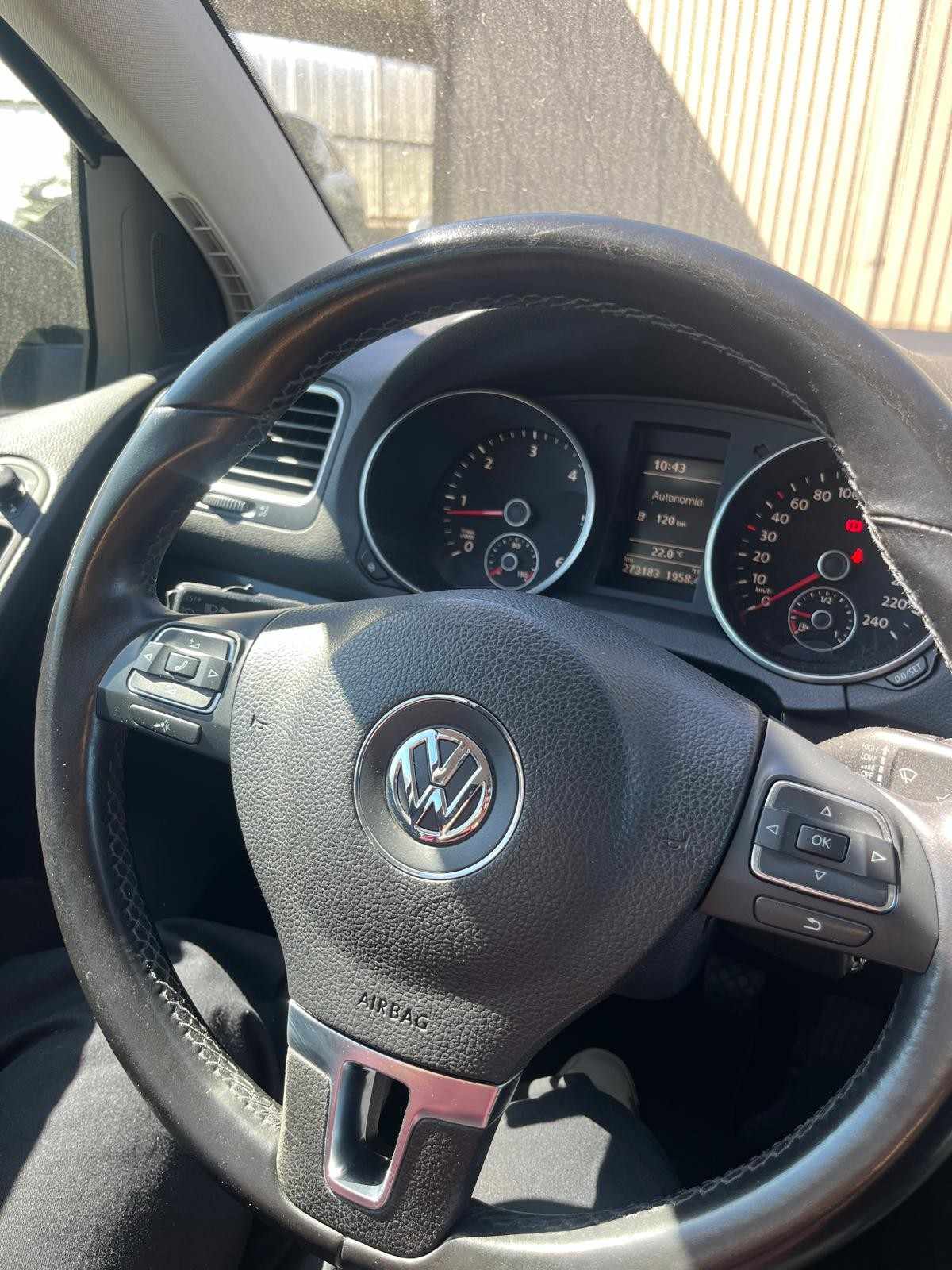 volkswagen-golf-2009-diesel-1598cc