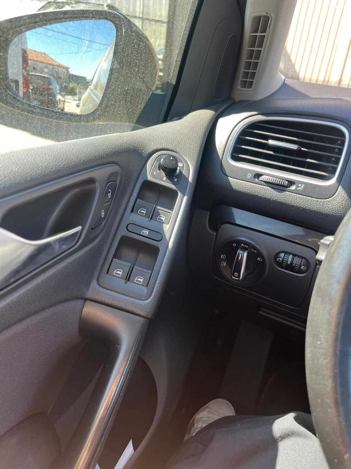 volkswagen-golf-2009-diesel-1598cc