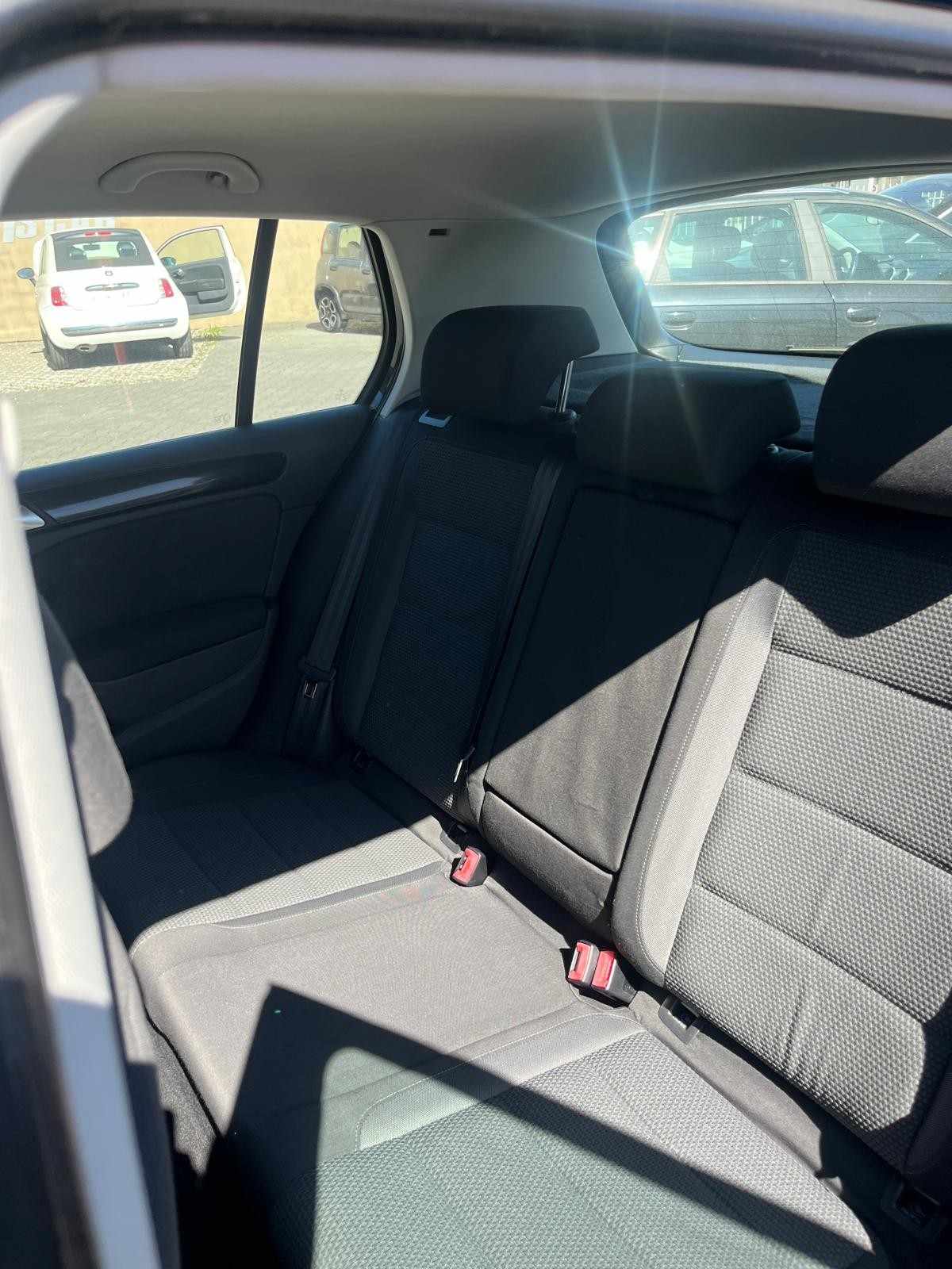 volkswagen-golf-2009-diesel-1598cc