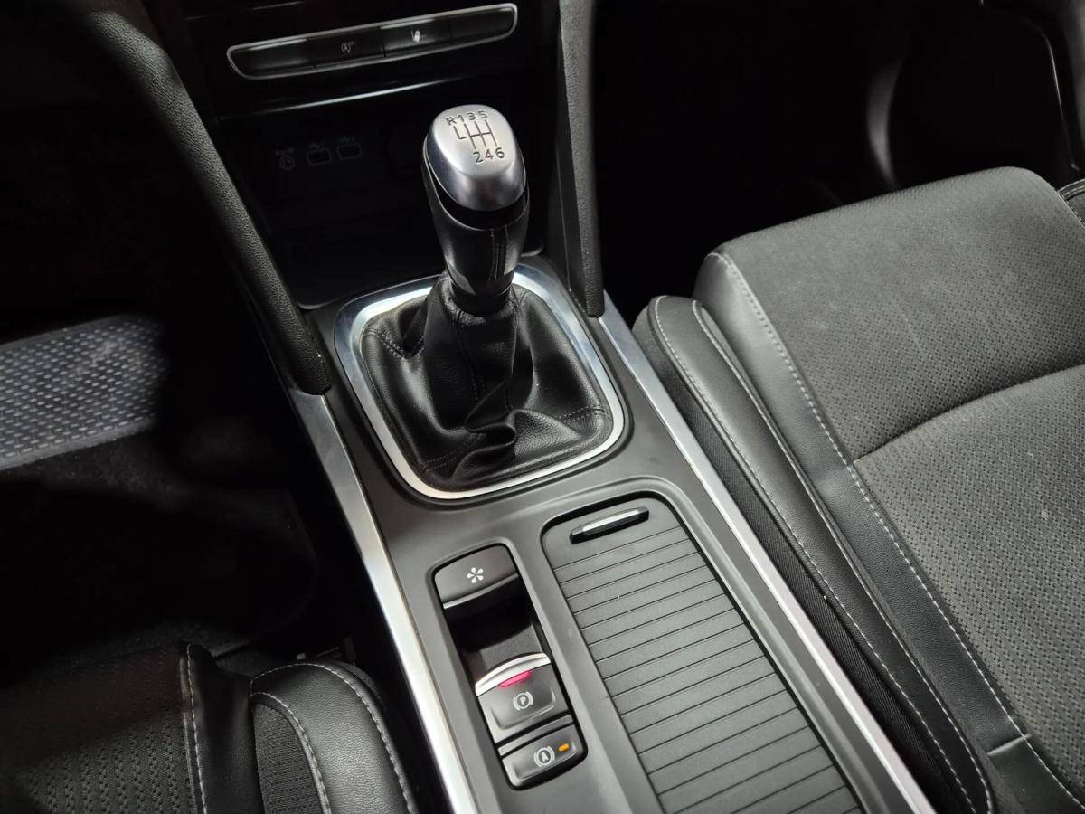 renault-megane-sport-tourer-2021-diesel-1461cc