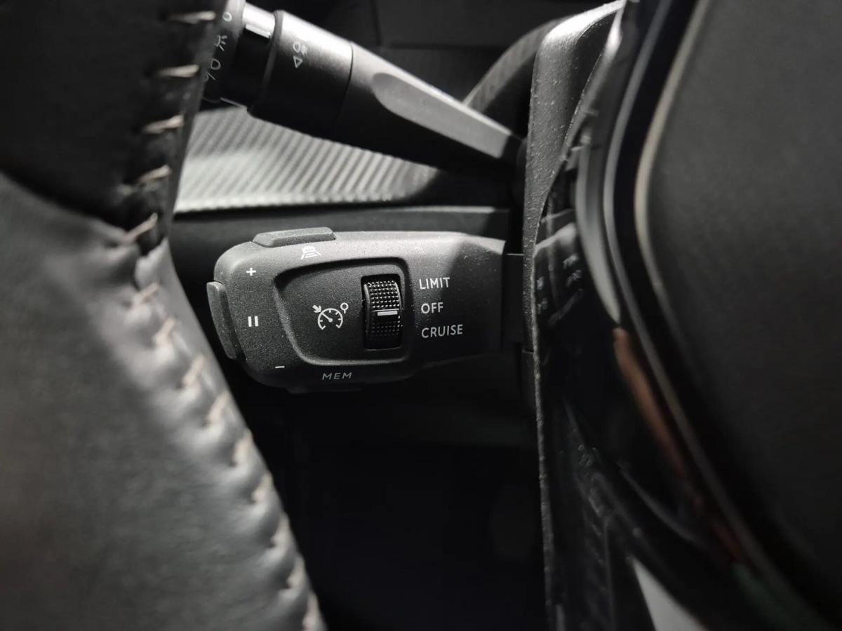 peugeot-208-2022-diesel-1499cc