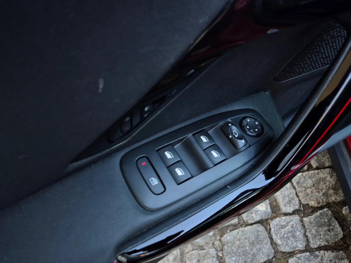 peugeot-2008-2017-diesel-1560cc