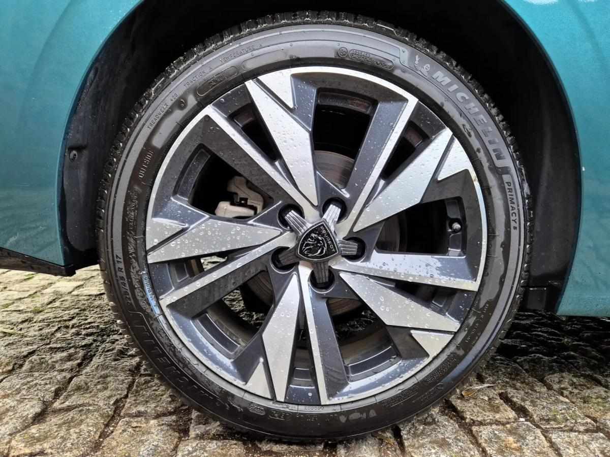 peugeot-308-sw-2023-diesel-1499cc