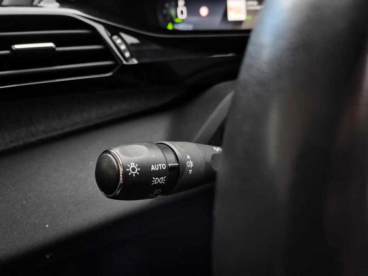 peugeot-308-sw-2023-diesel-1499cc