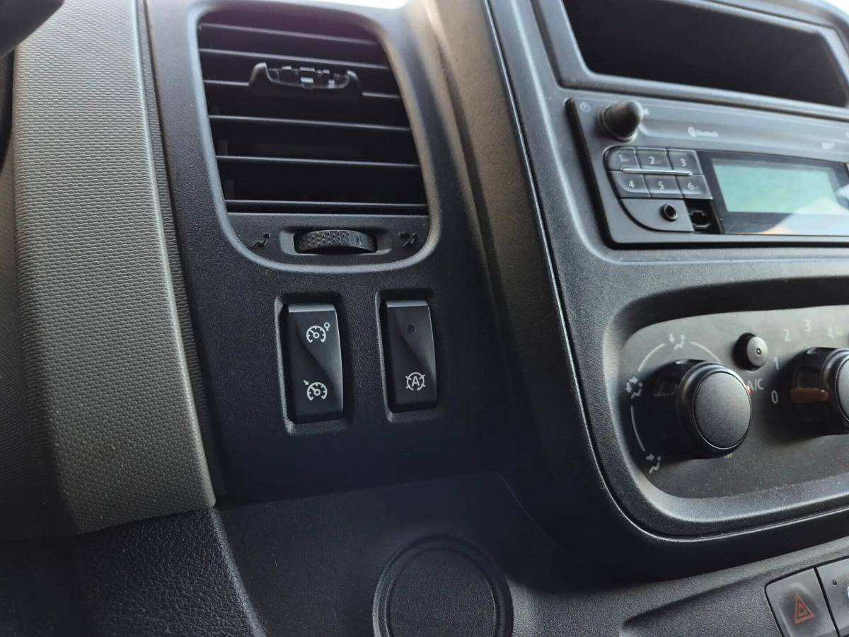 renault-trafic-2015-diesel-1598cc