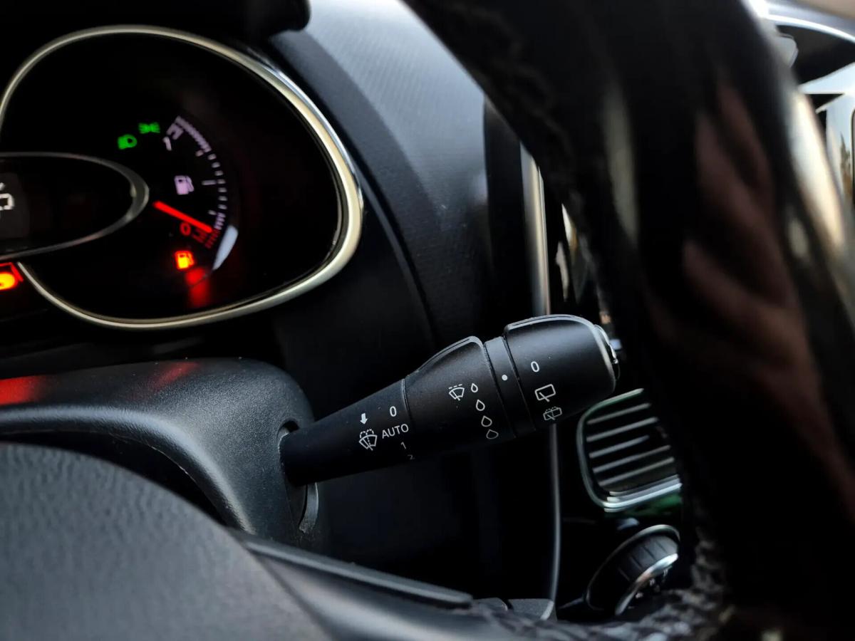 renault-clio-sport-tourer-2018-diesel-1461cc