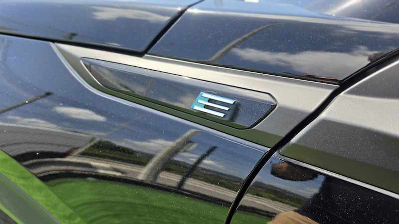 peugeot-e-2008-136-2025-eletrico