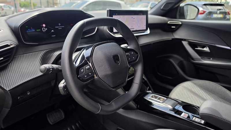 peugeot-e-2008-136-2025-eletrico
