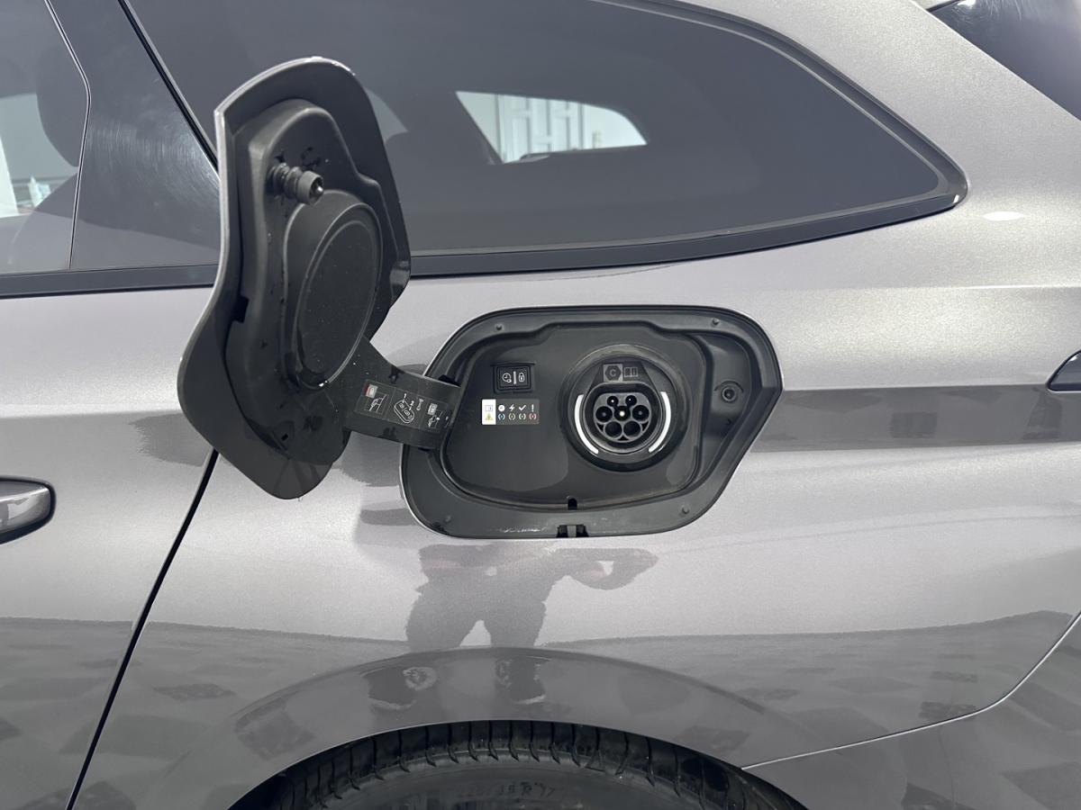 peugeot-308-sw-2023-hibrido-1598cc