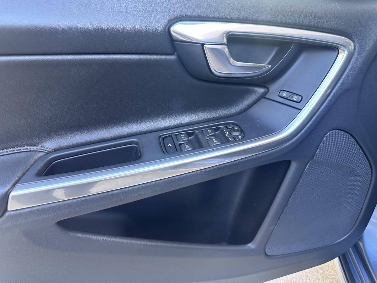 volvo-v60-cross-country-2018-diesel-1969cc
