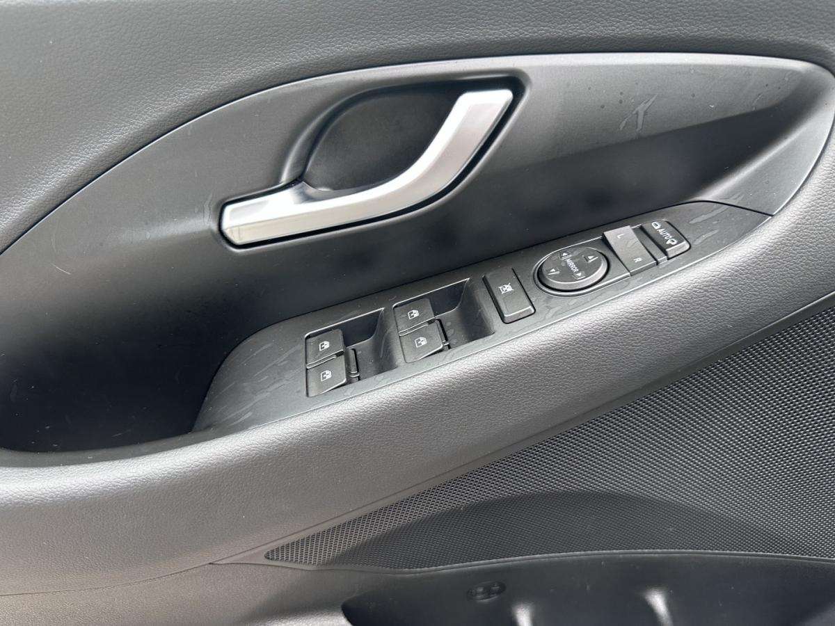 hyundai-i30-2022-gasolina-998cc