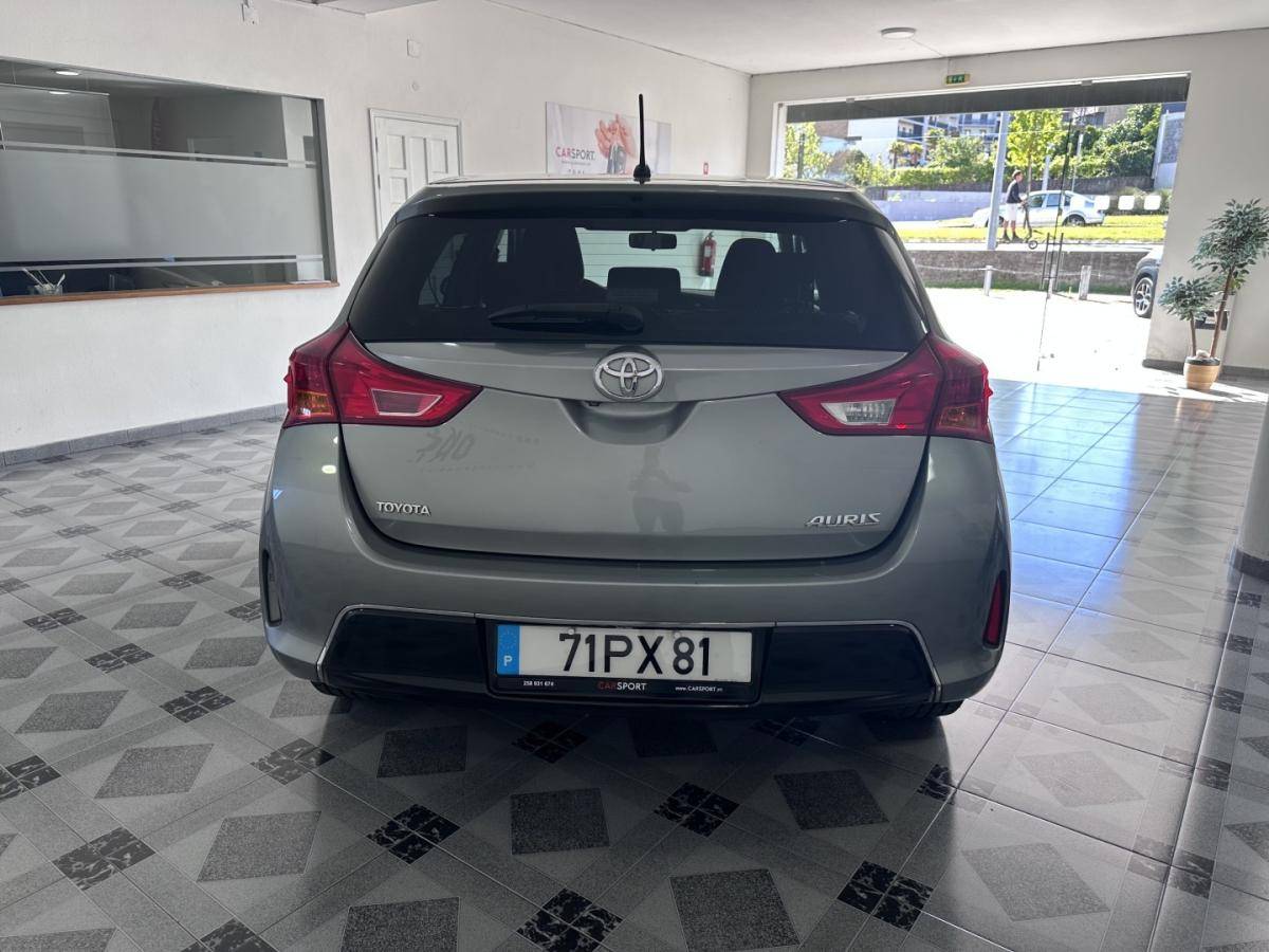 toyota-auris-2015-diesel-1364cc