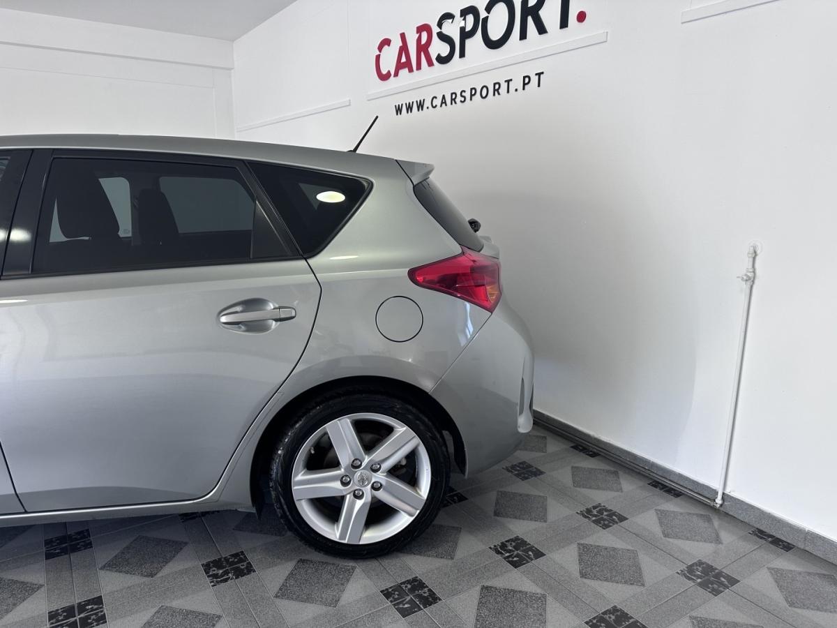 toyota-auris-2015-diesel-1364cc