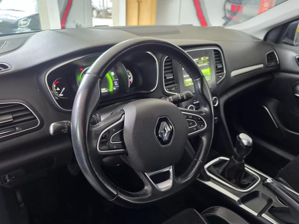 renault-megane-sport-tourer-2017-diesel-1461cc
