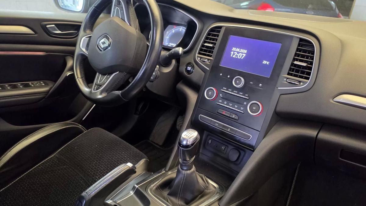 renault-megane-sport-tourer-2017-diesel-1461cc