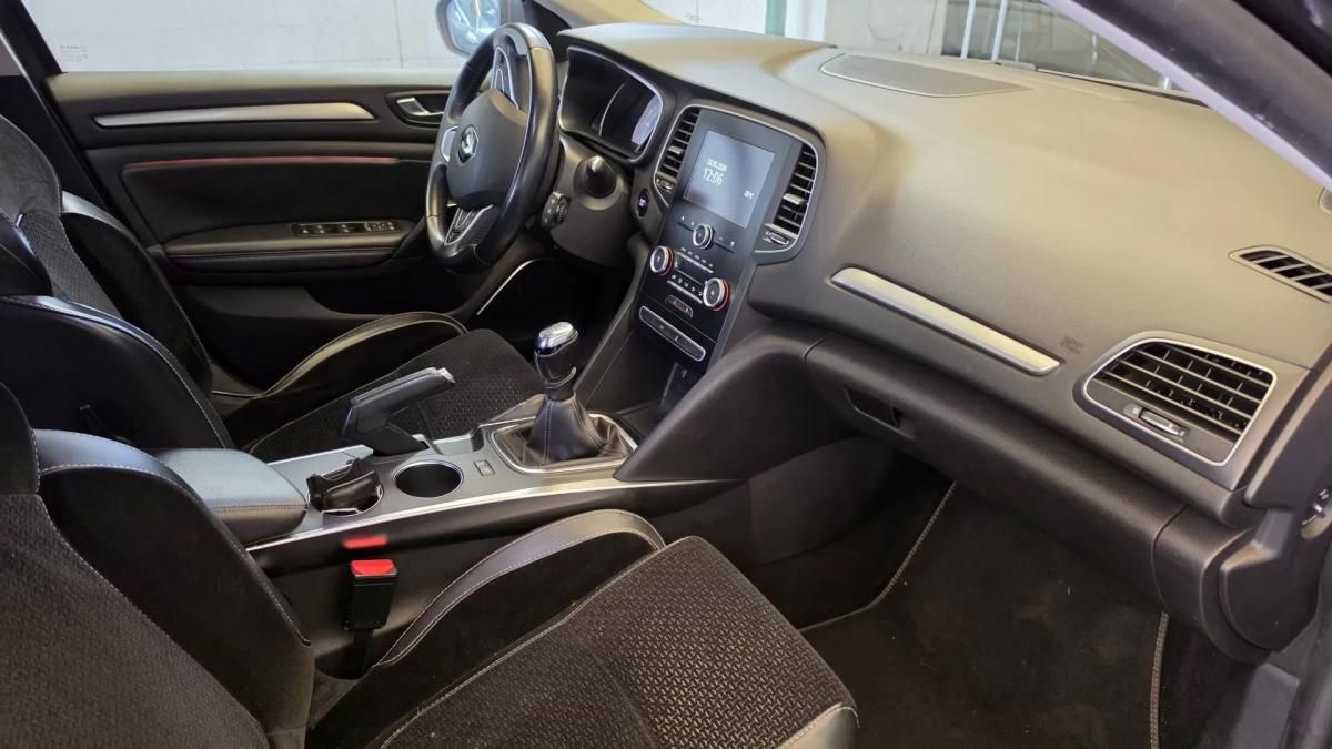 renault-megane-sport-tourer-2017-diesel-1461cc