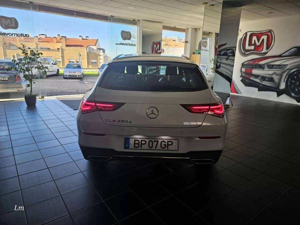 mercedes-benz-cla-2021-hibrido-1332cc
