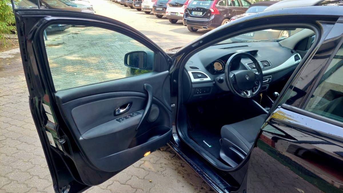 renault-megane-sport-tourer-2014-diesel-1461cc