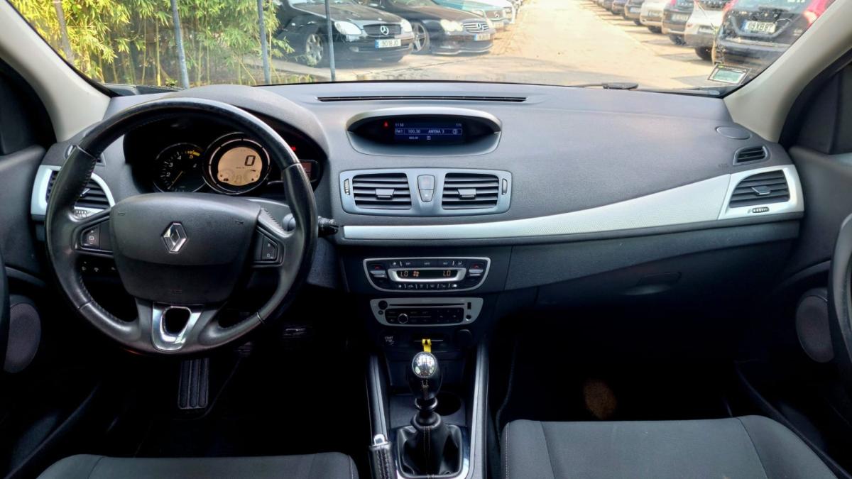renault-megane-sport-tourer-2014-diesel-1461cc