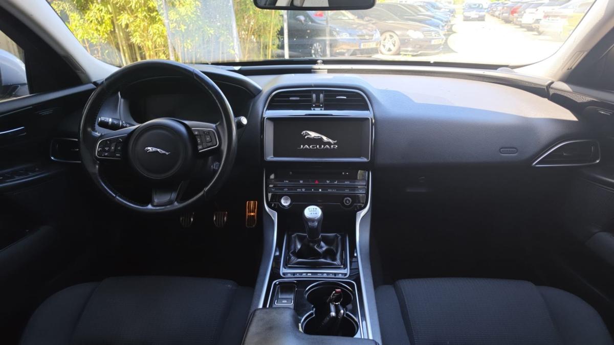 jaguar-xe-2017-diesel-1999cc