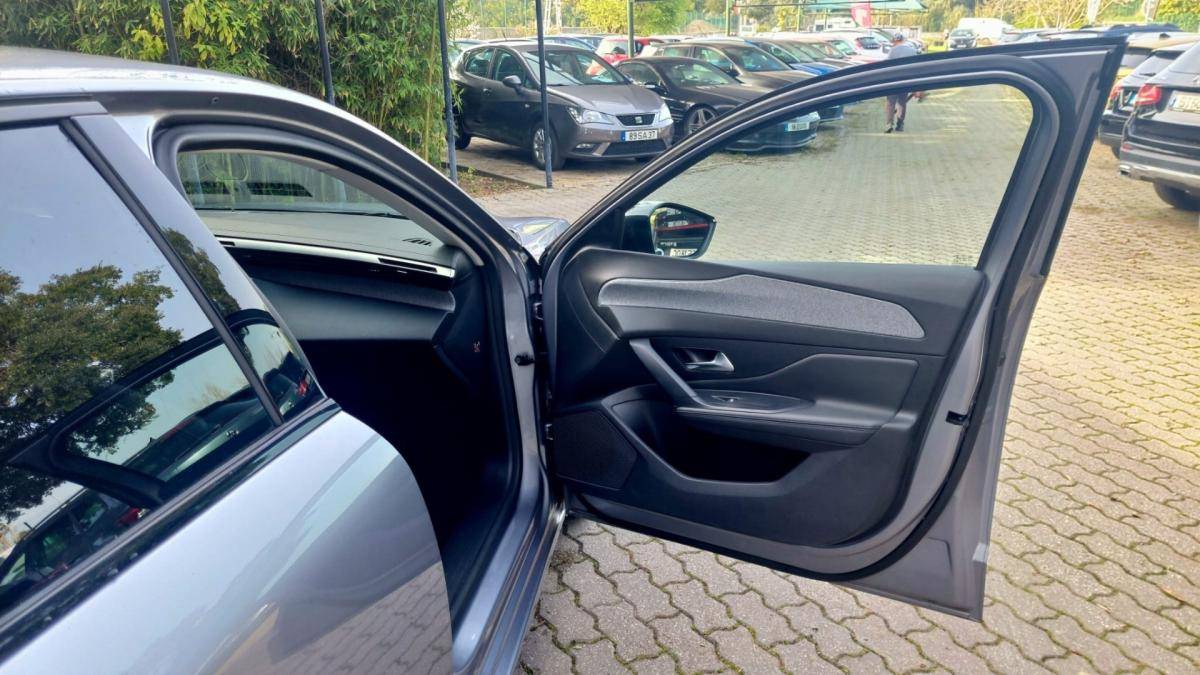 peugeot-308-sw-2022-diesel-1499cc