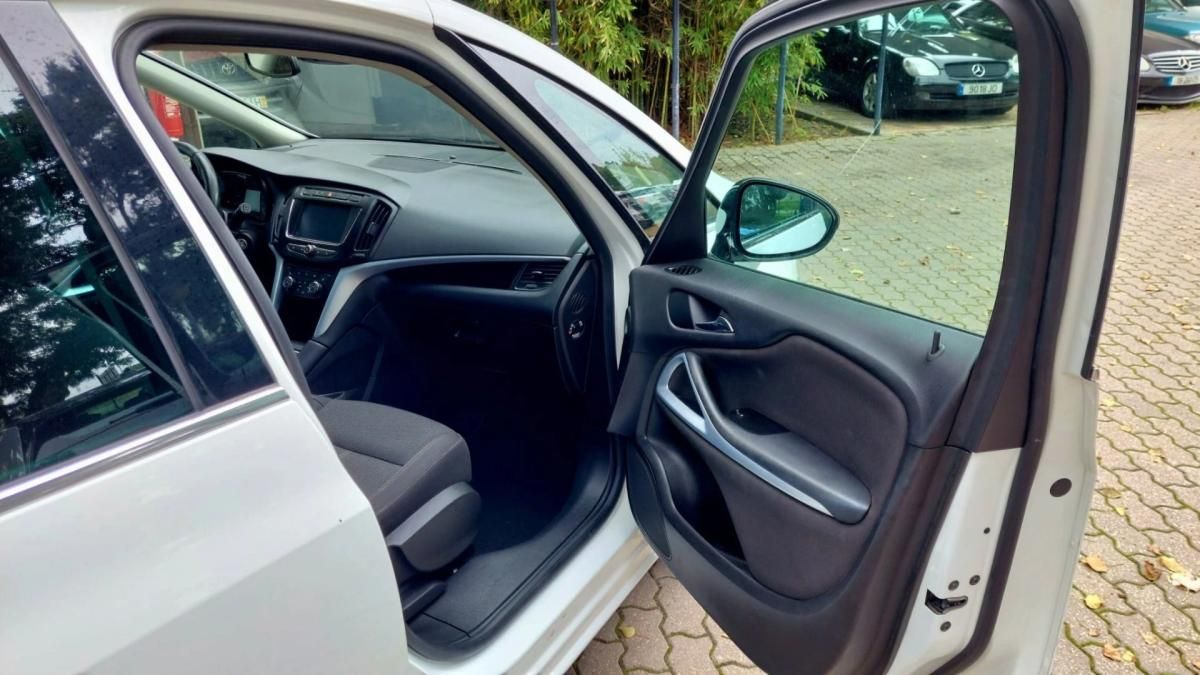 opel-zafira-2019-diesel-1598cc
