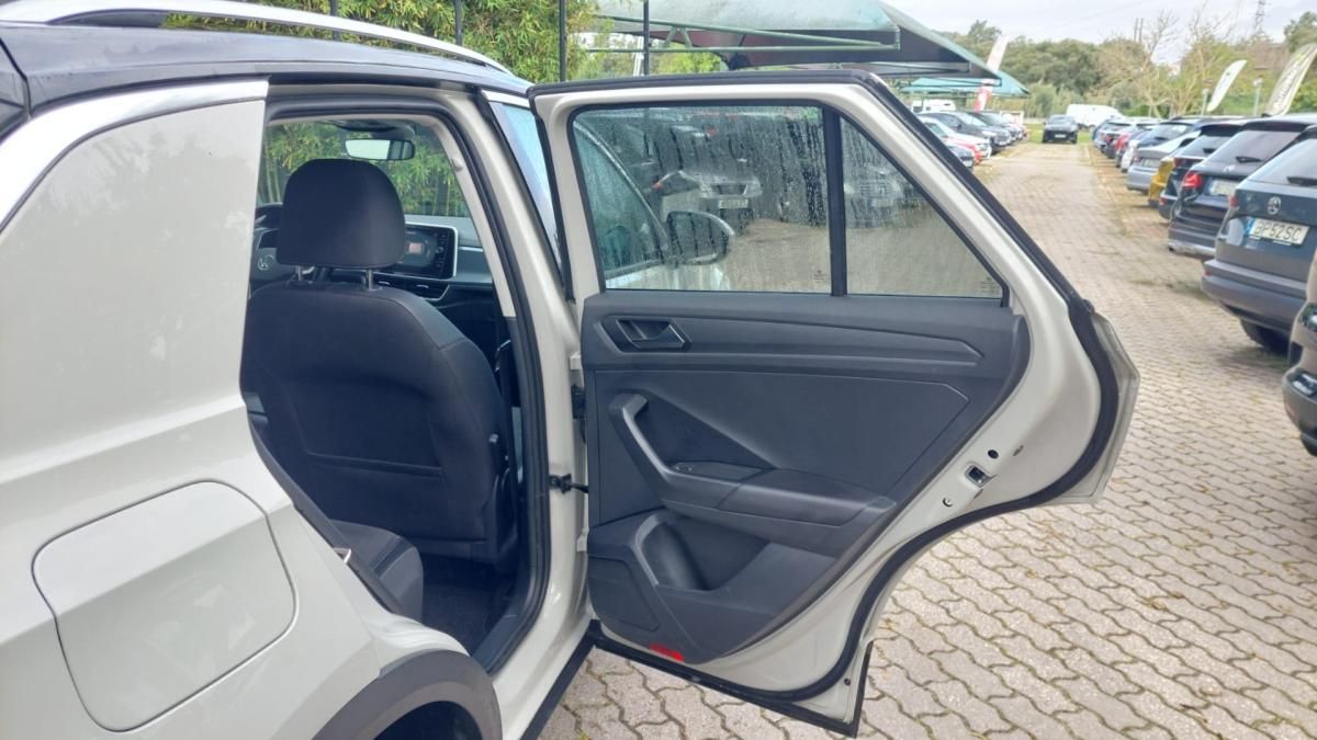 volkswagen-t-roc-2023-gasolina-999cc