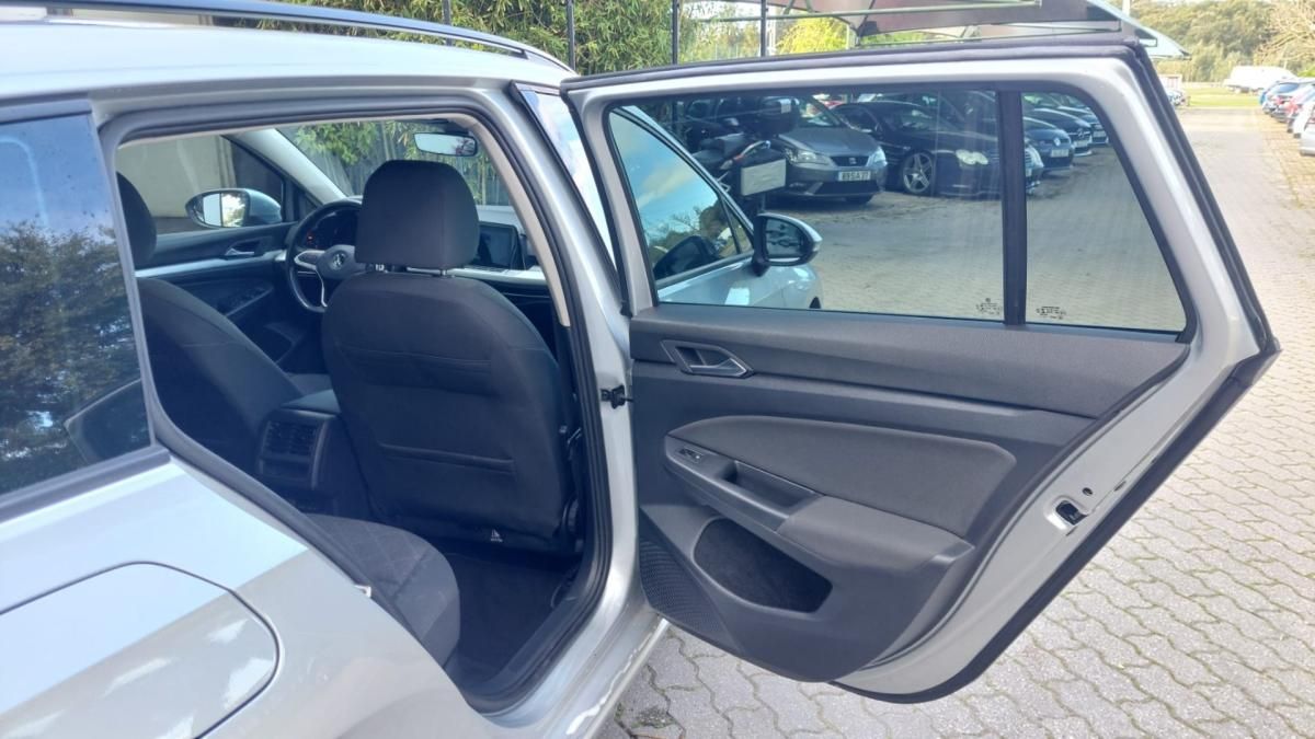 volkswagen-golf-variant-2021-diesel-1968cc