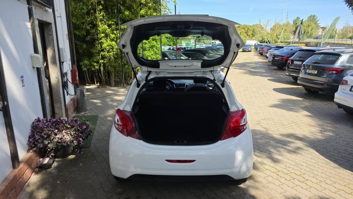 peugeot-208-2013-diesel-1398cc