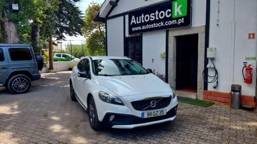 volvo-v40-cross-country-2016-diesel-1969cc
