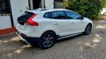 volvo-v40-cross-country-2016-diesel-1969cc