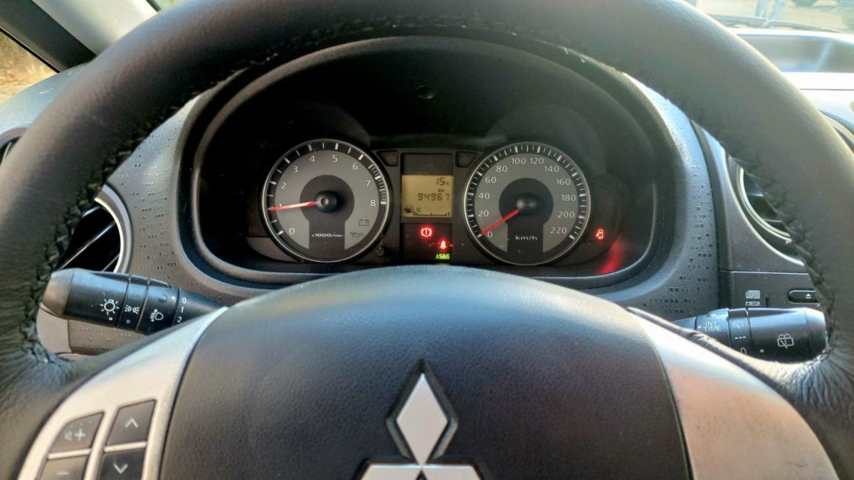 mitsubishi-colt-2010-gasolina-1124cc