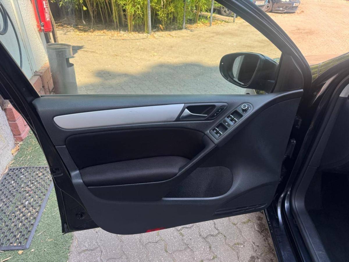 volkswagen-golf-2011-diesel-1598cc