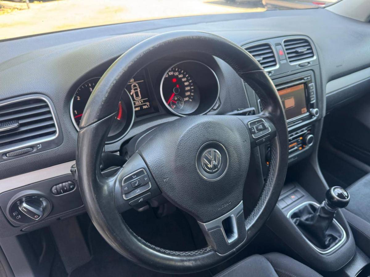 volkswagen-golf-2011-diesel-1598cc