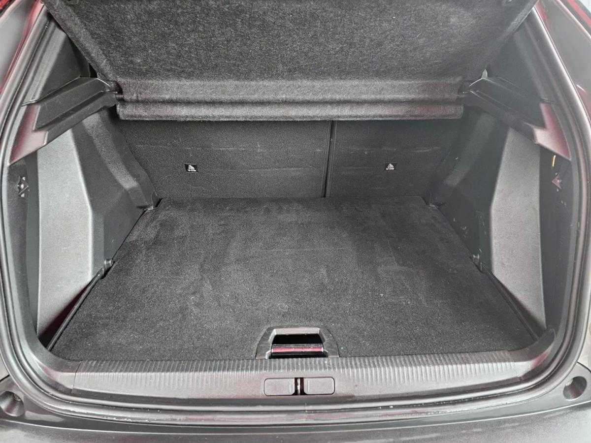 peugeot-2008-2023-diesel-1499cc