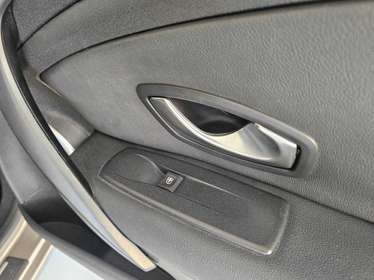 renault-megane-sport-tourer-2010-diesel-1461cc