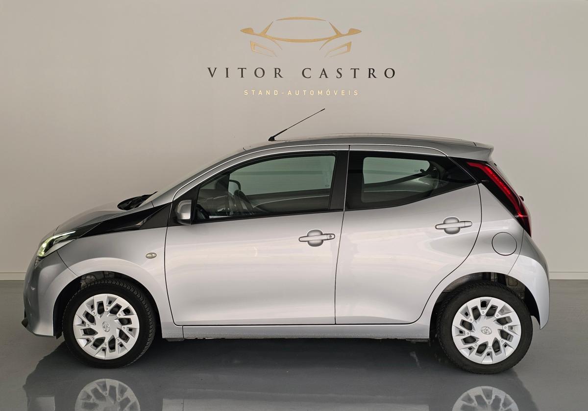 toyota-aygo-x-2021-gasolina-998cc