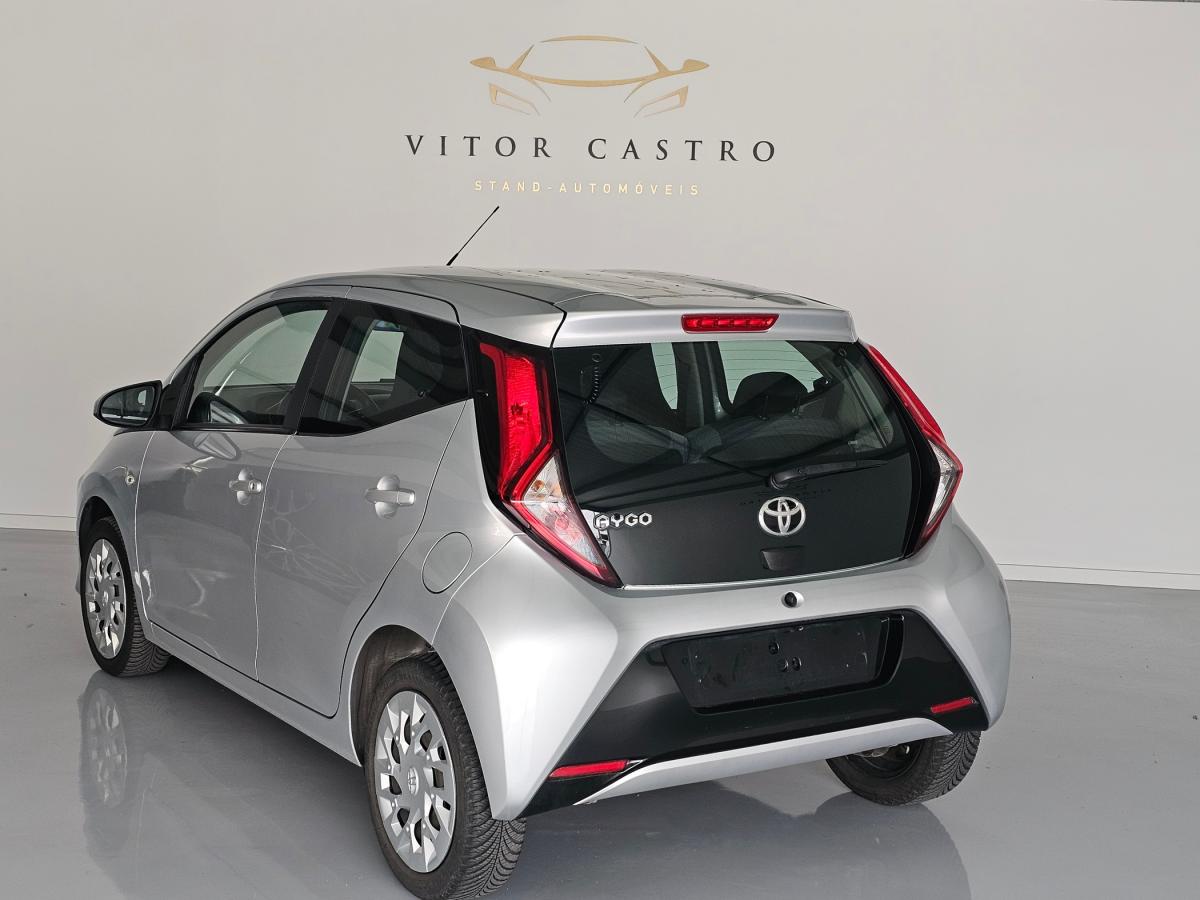 toyota-aygo-x-2021-gasolina-998cc