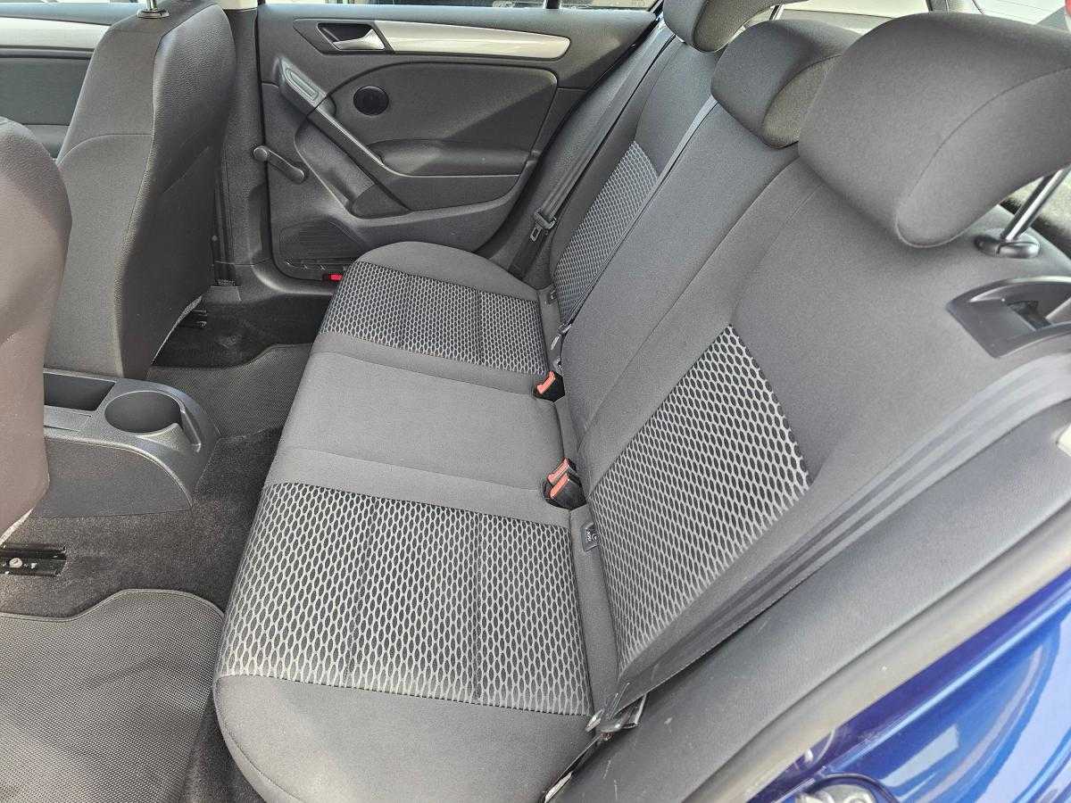 volkswagen-golf-2010-diesel-1598cc