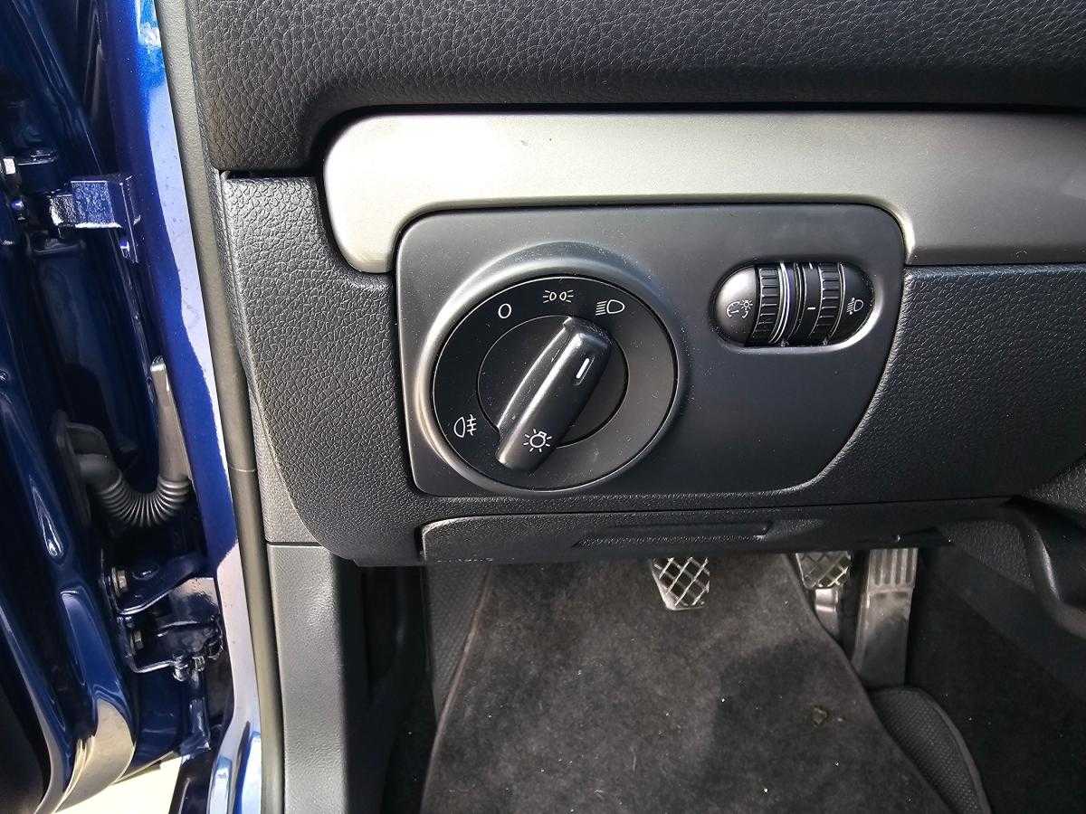 volkswagen-golf-2010-diesel-1598cc