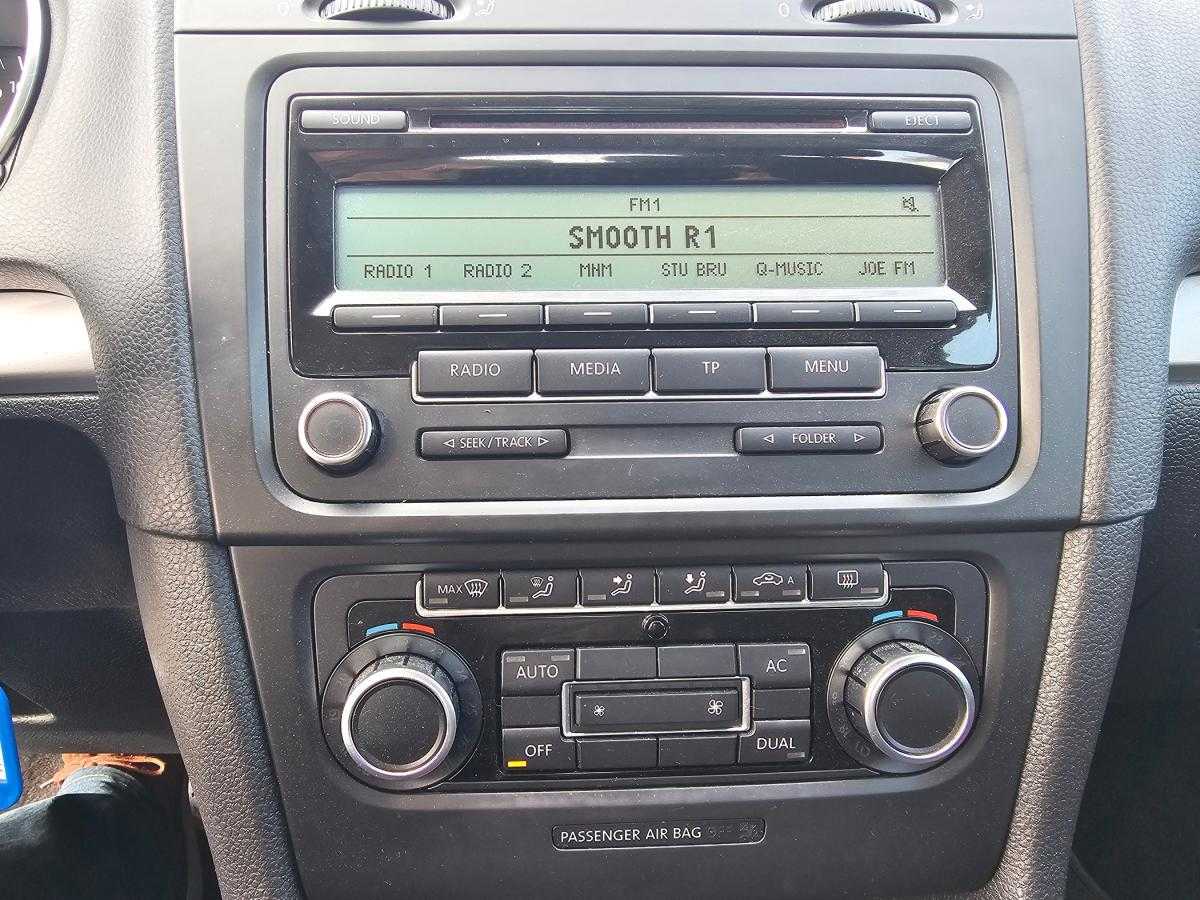 volkswagen-golf-2010-diesel-1598cc