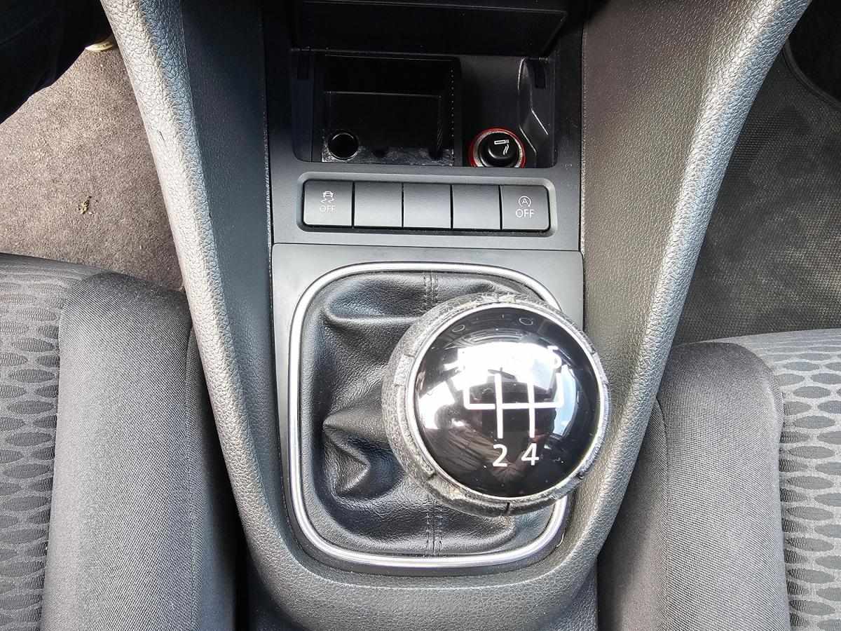 volkswagen-golf-2010-diesel-1598cc