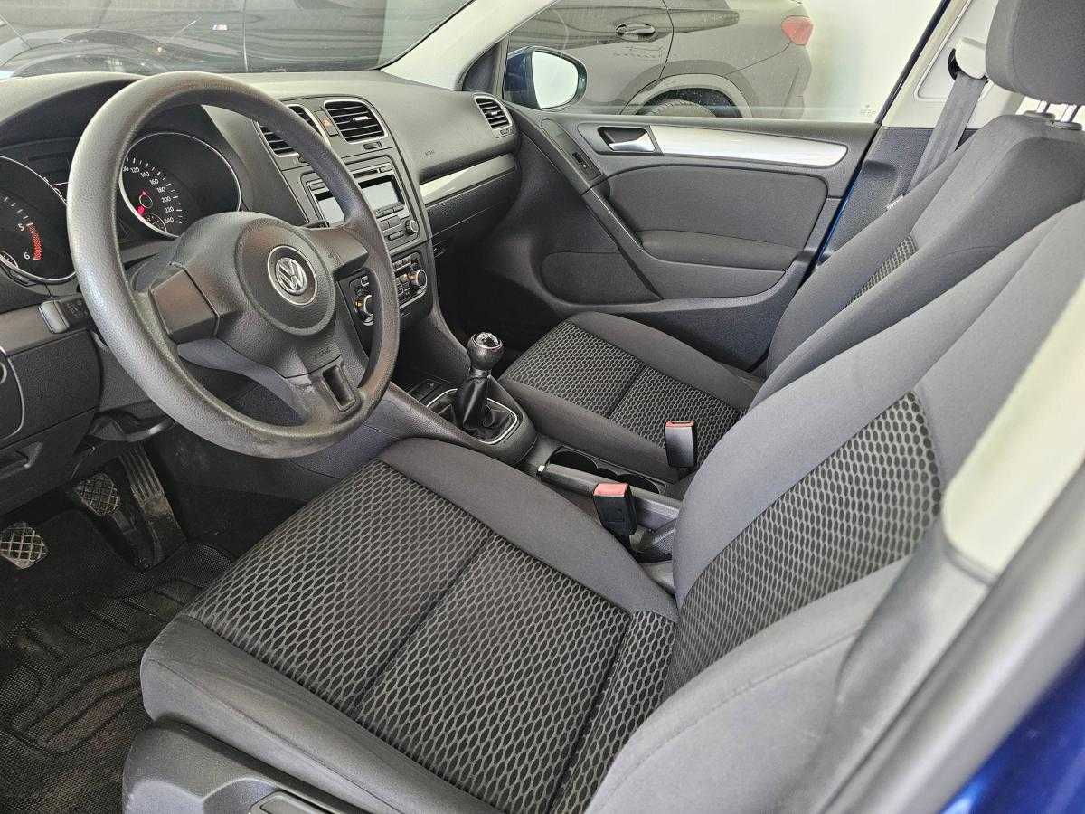 volkswagen-golf-2010-diesel-1598cc