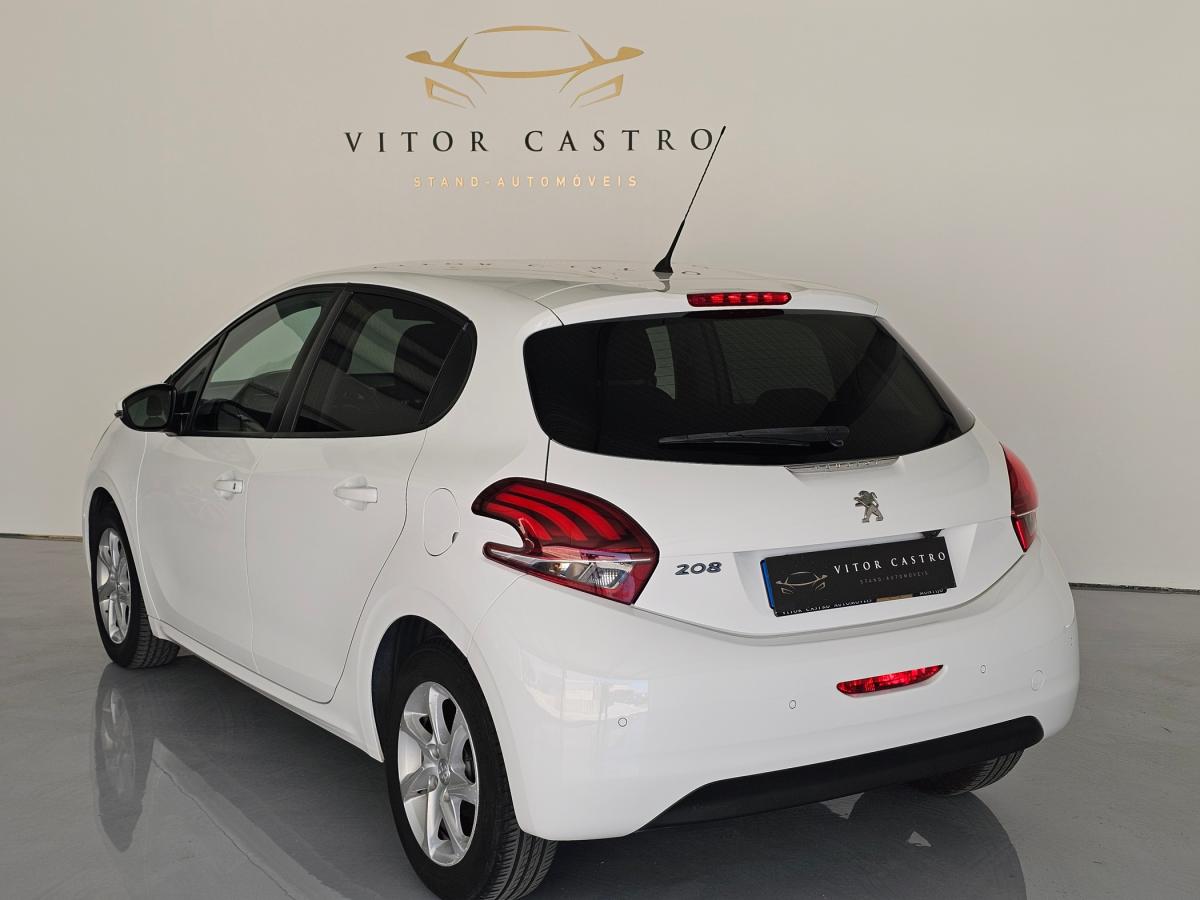 peugeot-208-2015-gasolina-1199cc