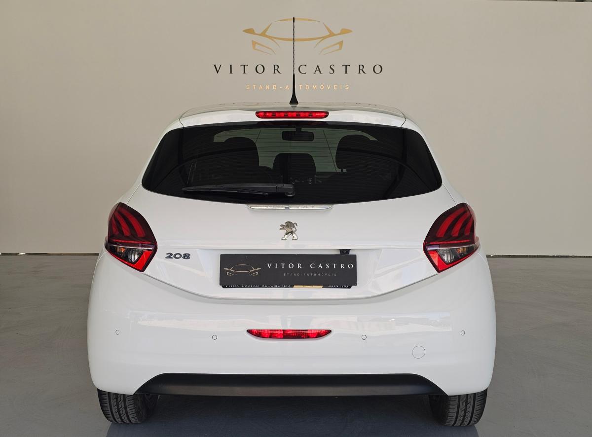 peugeot-208-2015-gasolina-1199cc