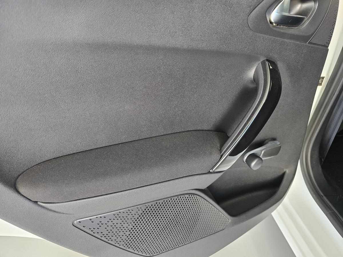 peugeot-208-2015-gasolina-1199cc