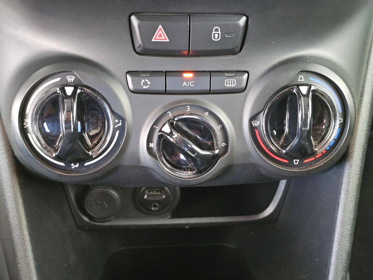 peugeot-208-2015-gasolina-1199cc