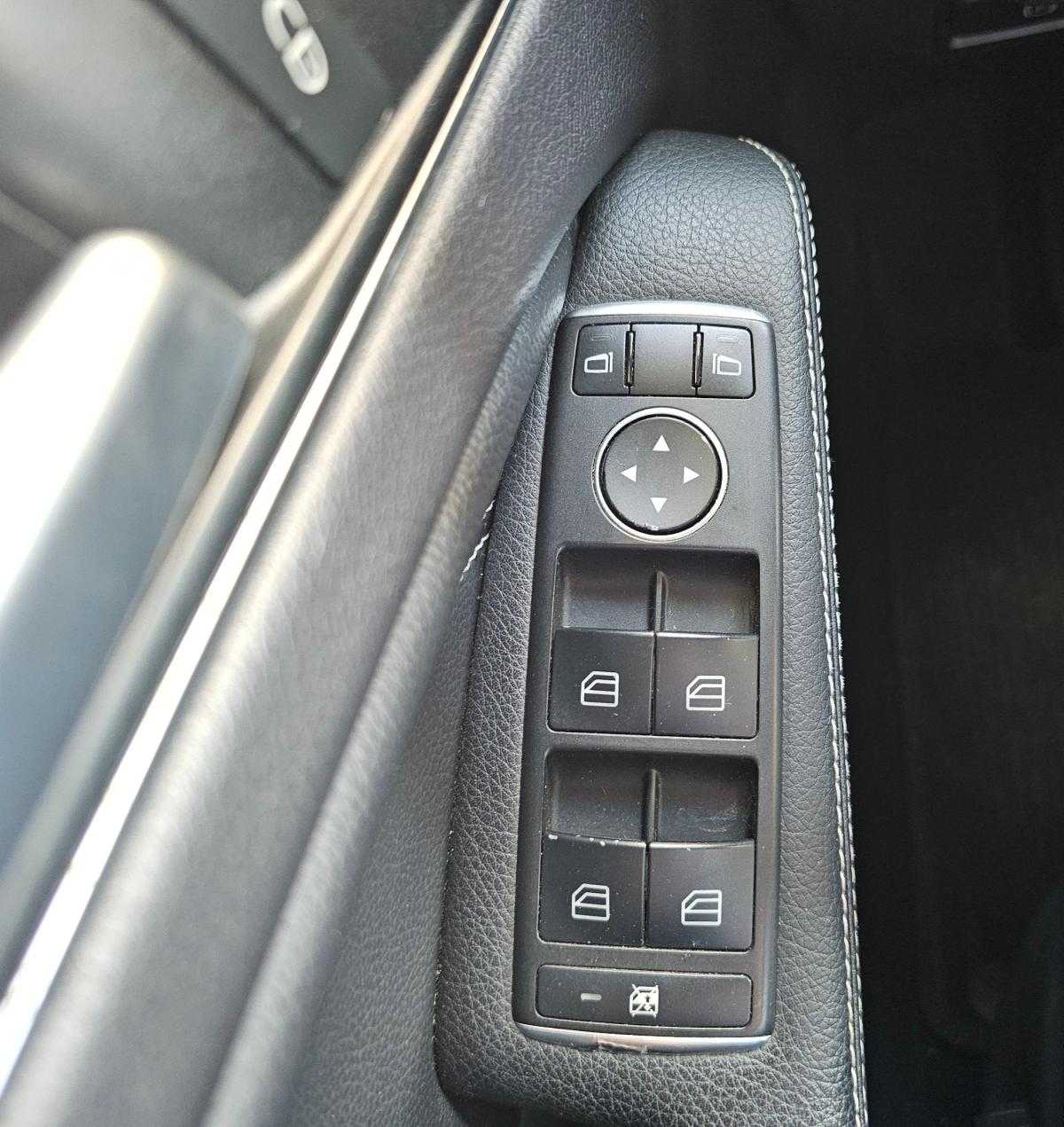 peugeot-208-2015-gasolina-1199cc