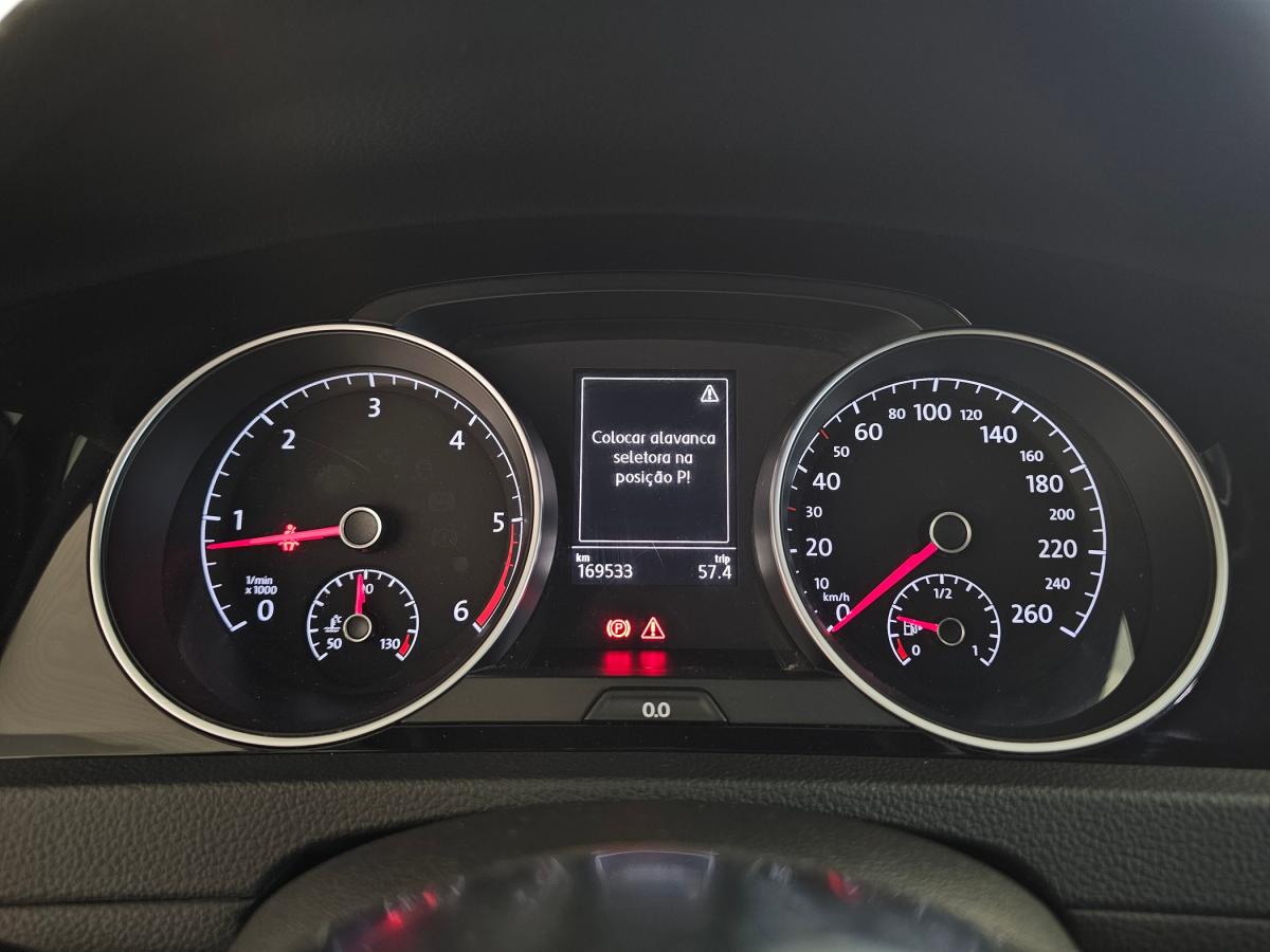 volkswagen-golf-2016-diesel-1598cc