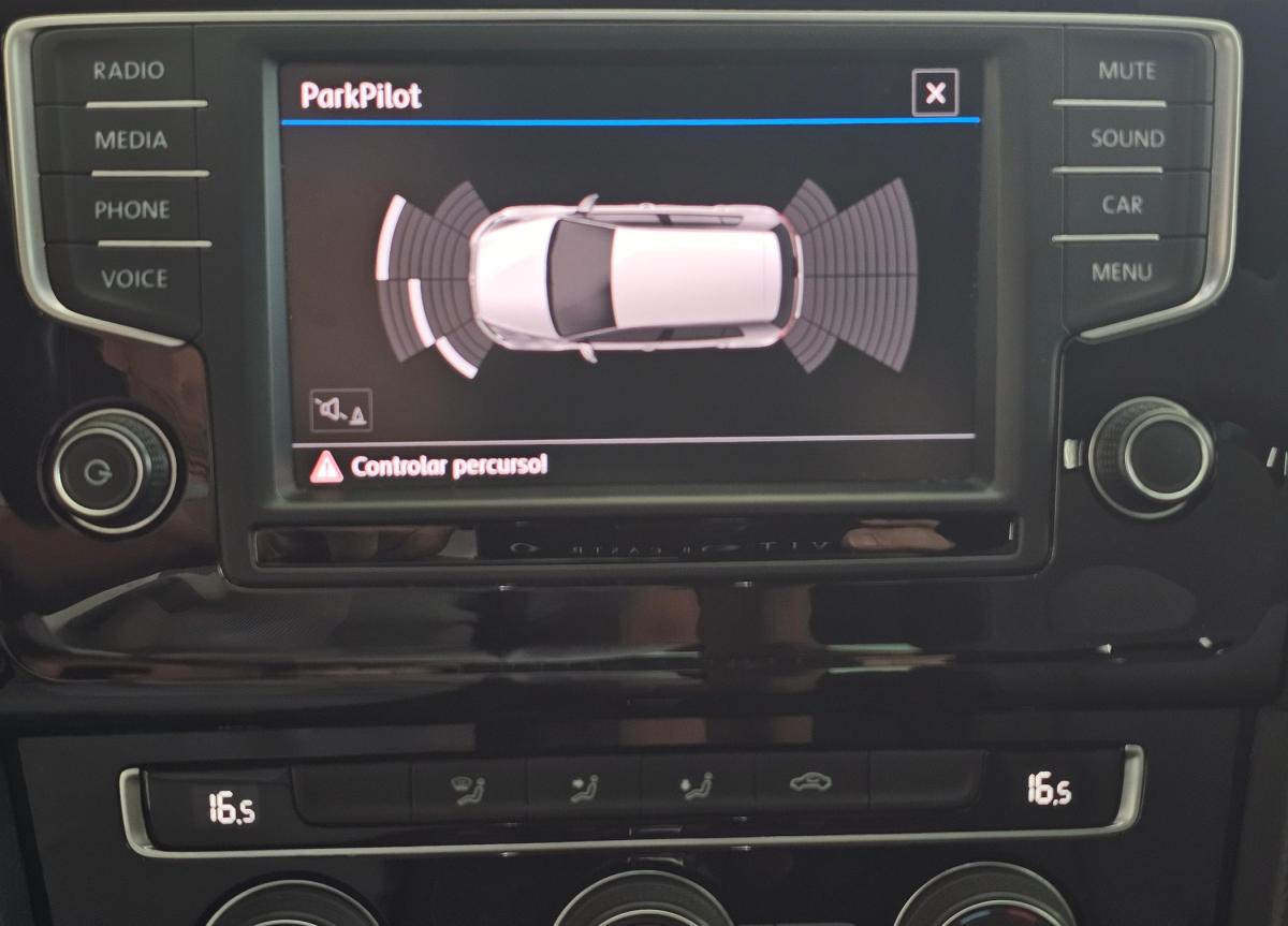 volkswagen-golf-2016-diesel-1598cc